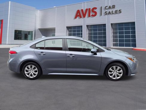 Used 2025 Toyota Corolla LE FWD image 5