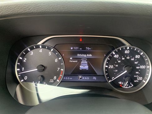 Used 2024 Nissan Frontier SV image 6