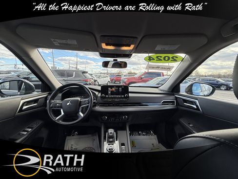 Used 2024 Mitsubishi Outlander SE image 18