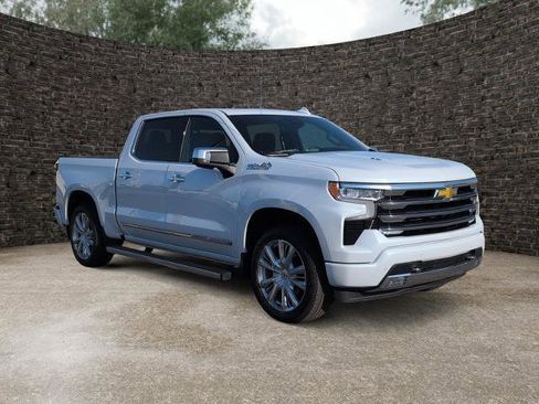 New 2026 Chevrolet Silverado 1500 High Country w/ High Country Premium Package AWD/4WD image 2