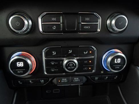 Used 2023 GMC Yukon AT4 w/ Technology Package image 21