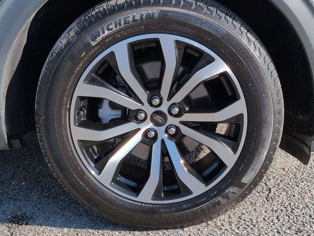 Used 2025 Ford Explorer ST-Line RWD image 11