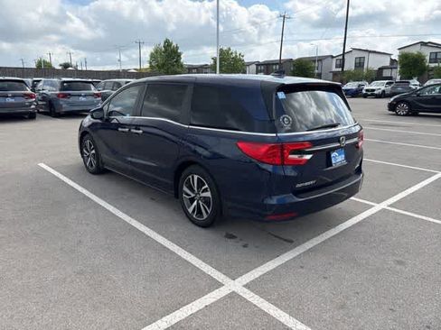 Used 2021 Honda Odyssey Touring image 3
