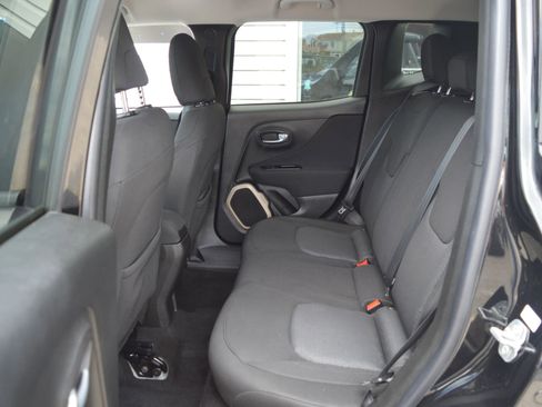 Used 2017 Jeep Renegade Latitude w/ Cold Weather Group AWD/4WD image 13