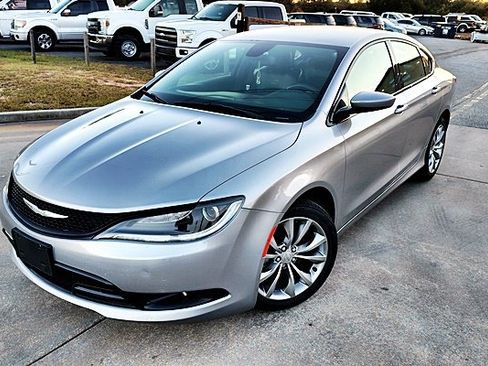 Used 2016 Chrysler 200 S image 3