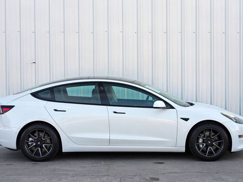 Used 2021 Tesla Model 3 Standard Range image 51