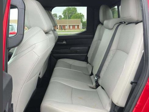 Used 2024 Toyota Tacoma Limited w/ Limited Package (LT) AWD/4WD image 7
