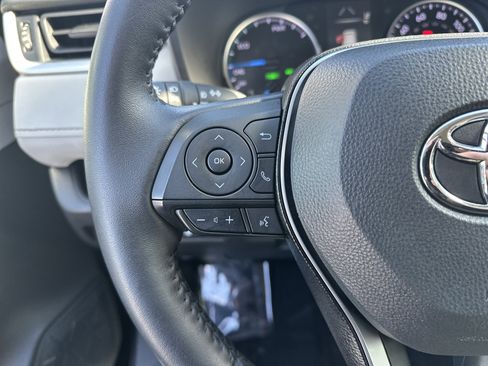 Used 2021 Toyota RAV4 XLE image 19