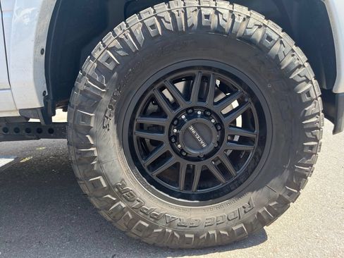 Used 2021 RAM 2500 Laramie AWD/4WD image 5