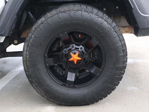 Used 2020 Jeep Gladiator Sport w/ Quick Order Package 24S image 10