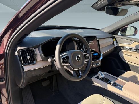 Certified 2026 Volvo XC90 B5 Core w/ Protection Package AWD/4WD image 4