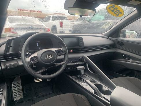 Used 2025 Hyundai Elantra Sport FWD image 7