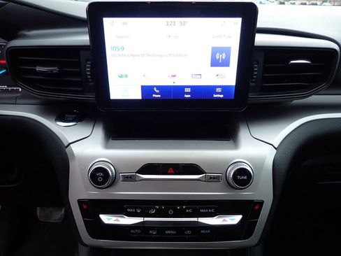 Certified 2022 Ford Explorer XLT image 24