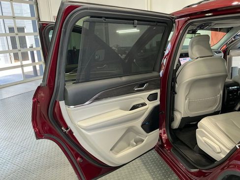 Used 2022 Jeep Grand Cherokee L Overland w/ Advanced Protech Group III AWD/4WD image 50