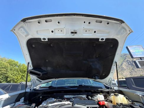 Used 2022 Chevrolet Silverado 2500 LT w/ Fleet Comfort Package AWD/4WD image 7