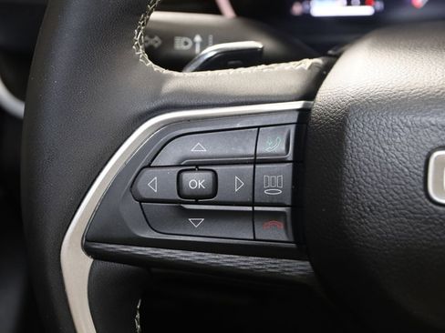 Used 2023 Jeep Grand Cherokee L Laredo AWD/4WD image 34