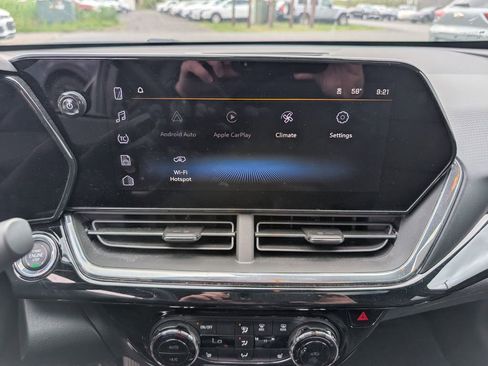 Used 2024 Chevrolet Trax RS w/ Sunroof Package FWD image 15