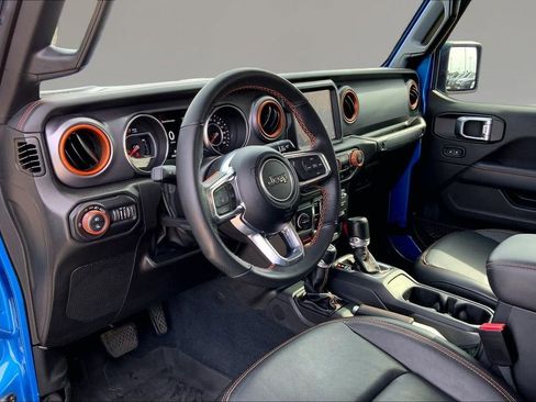 Used 2022 Jeep Gladiator Mojave AWD/4WD image 13