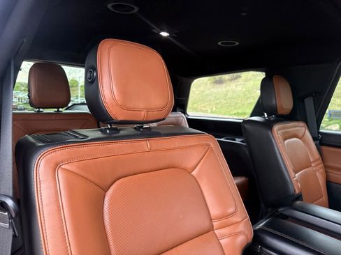 Used 2018 Lincoln Navigator Reserve w/ Technology Package image 25