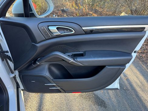 Used 2016 Porsche Cayenne GTS image 53