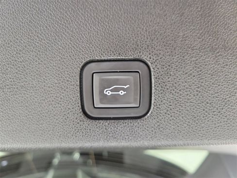 Certified 2023 Cadillac XT6 Premium Luxury w/ Technology Package image 9