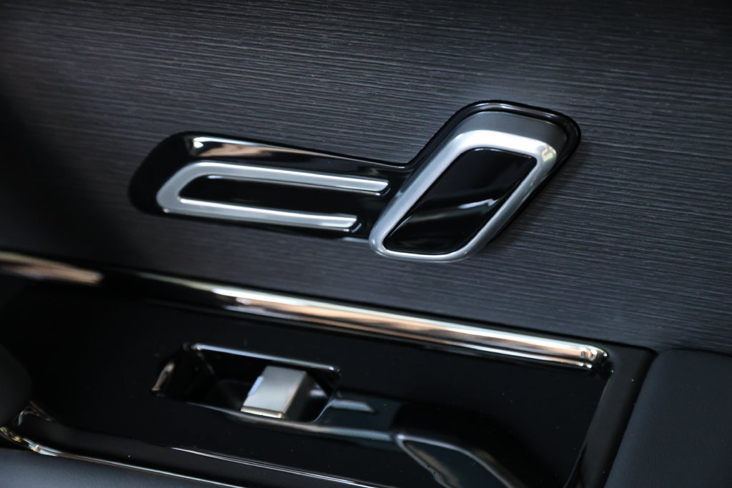 New 2027 Land Rover Range Rover Sport SE AWD/4WD image 33