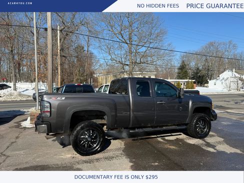 Used 2010 Chevrolet Silverado 2500 LT w/ Interior Plus Package image 3