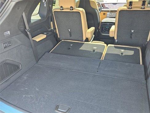 New 2026 Cadillac Escalade IQ Luxury 2 w/ LPO, Radiant Package image 21