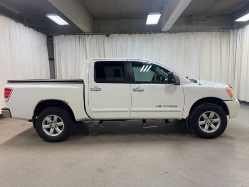 Used 2013 Nissan Titan SV image 3