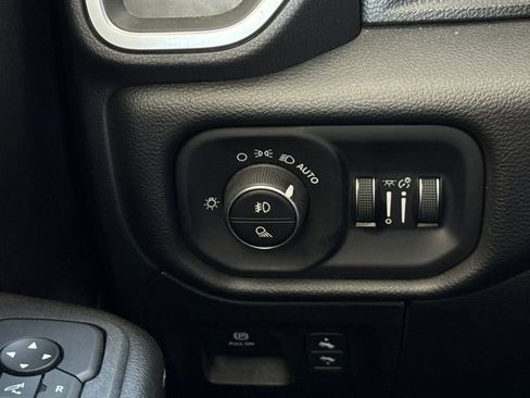 Used 2025 RAM 1500 Big Horn AWD/4WD image 38