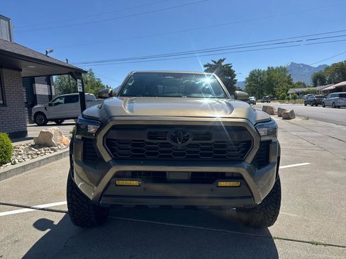 Used 2024 Toyota Tacoma TRD Off-Road w/ TRD Off Road Upgrade Package AWD/4WD image 2