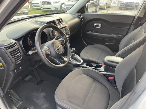 Used 2018 Kia Soul w/ Convenience Package FWD image 16