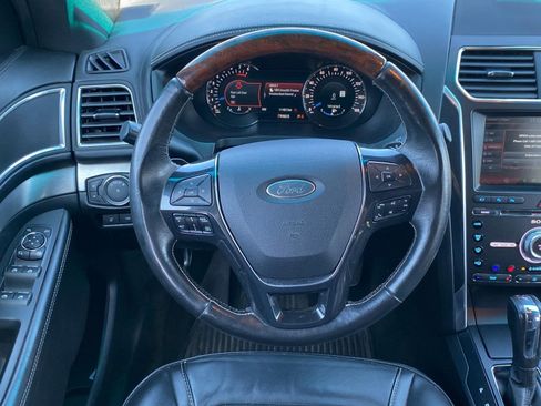 Used 2016 Ford Explorer Platinum AWD/4WD image 6