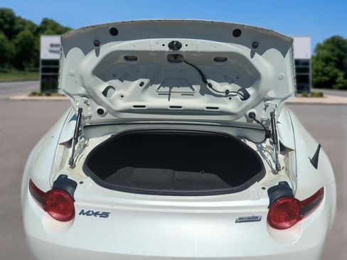 Used 2019 MAZDA MX-5 Miata RF Grand Touring RWD image 36