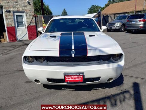 Used 2010 Dodge Challenger SE image 8