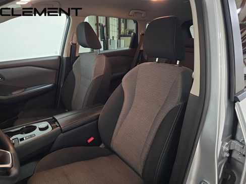 Used 2022 Nissan Rogue SV image 31