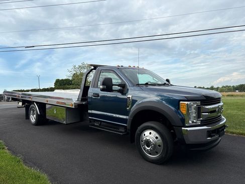 Used 2017 Ford F550 4x4 Regular Cab Super Duty w/ XLT Value Package image 5