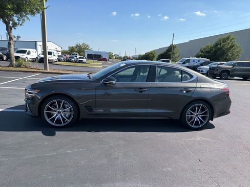 Used 2025 Genesis G70 2.5T image 9