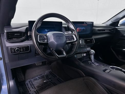 Used 2024 Ford Mustang Convertible RWD image 9