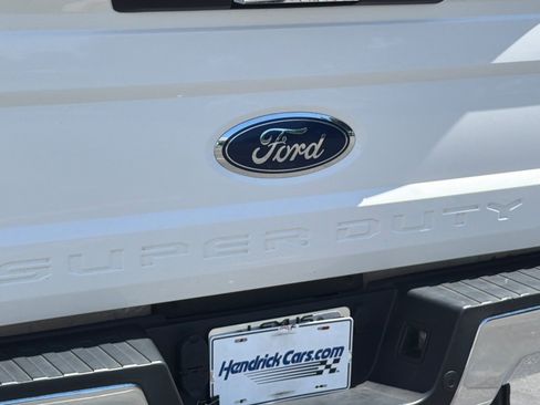 Used 2018 Ford F250 XLT w/ XLT Premium Package AWD/4WD image 36