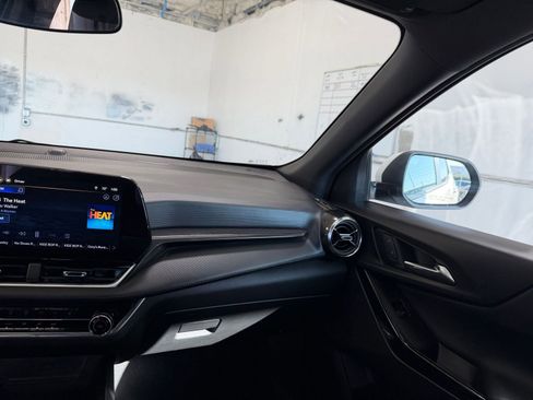 Used 2025 Chevrolet Equinox LT image 34