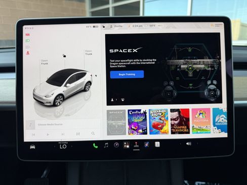 Used 2023 Tesla Model Y Long Range AWD/4WD image 28