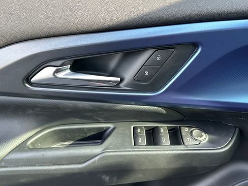 New 2026 Chevrolet Equinox EV LT image 12