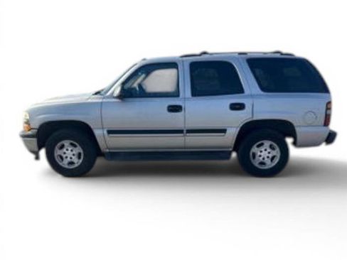 Used 2005 Chevrolet Tahoe LS w/ Preferred Equipment Group image 2