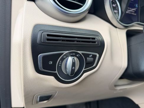 Used 2021 Mercedes-Benz GLC 300 4MATIC image 30