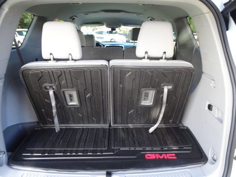 Used 2023 GMC Acadia SLE w/ Infotainment Package image 39