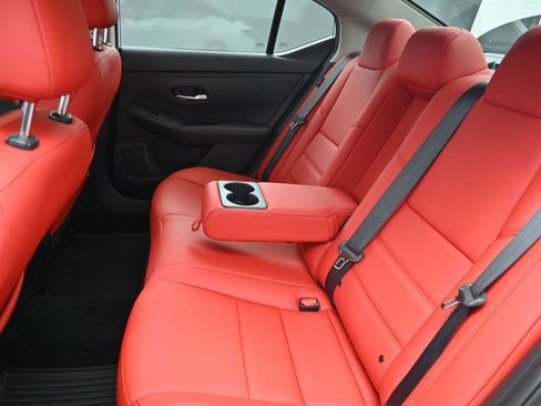 Used 2025 Nissan Sentra SR image 14