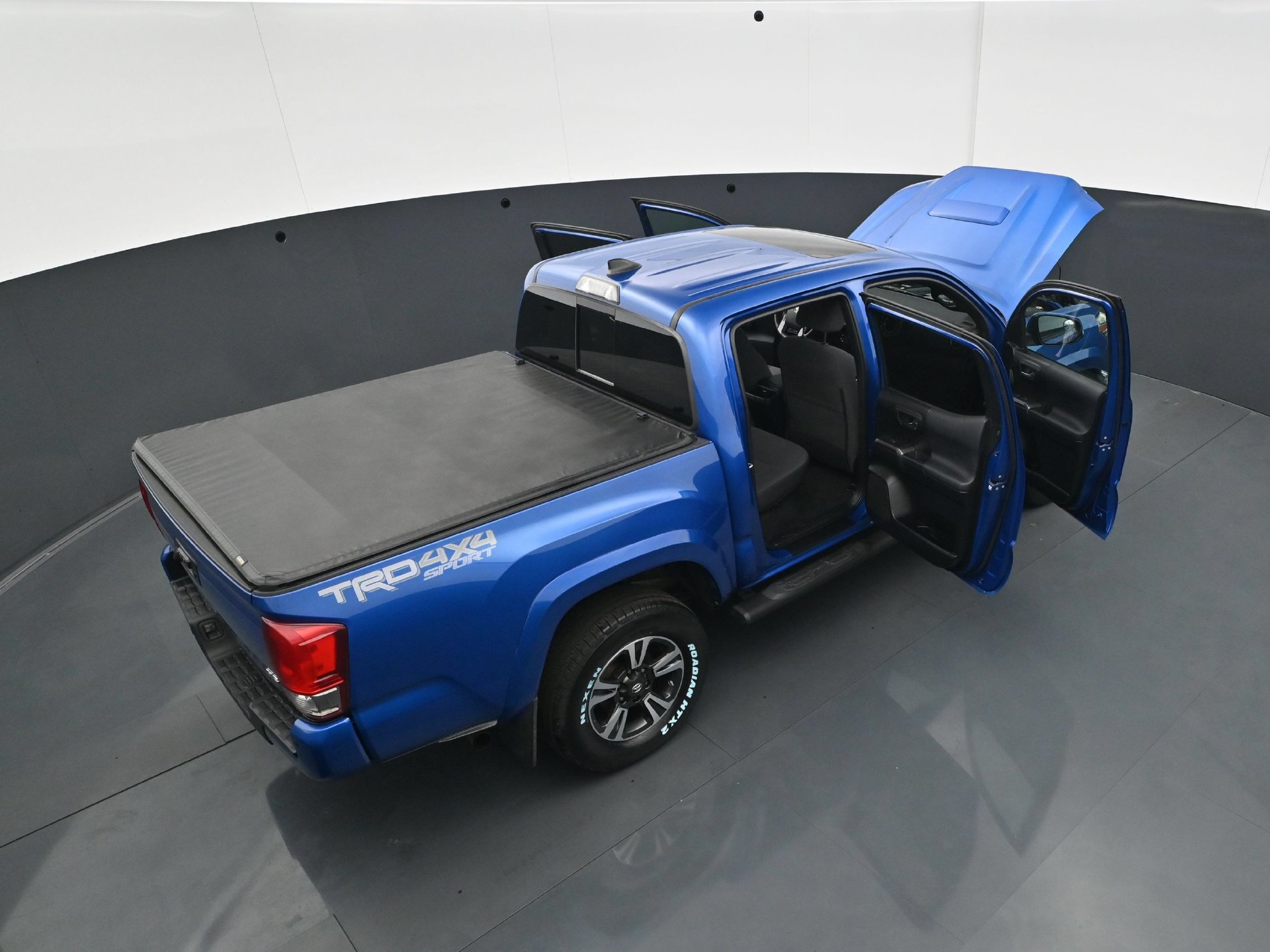 Used 2017 Toyota Tacoma TRD Sport w/ Premium & Technology Package AWD/4WD image 39
