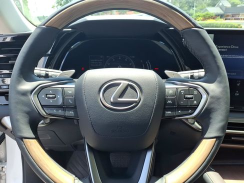 Used 2023 Lexus RX 350 Premium w/ Accessory Package AWD/4WD image 19