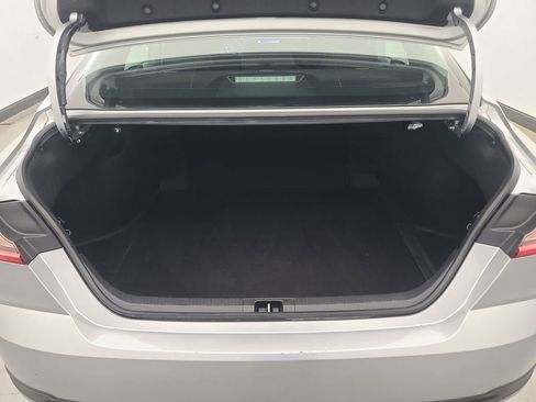 Used 2025 Toyota Camry LE image 19